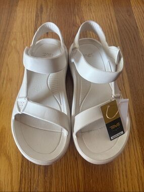 Teva Birch Hurricane Drift Sandals in Ivory